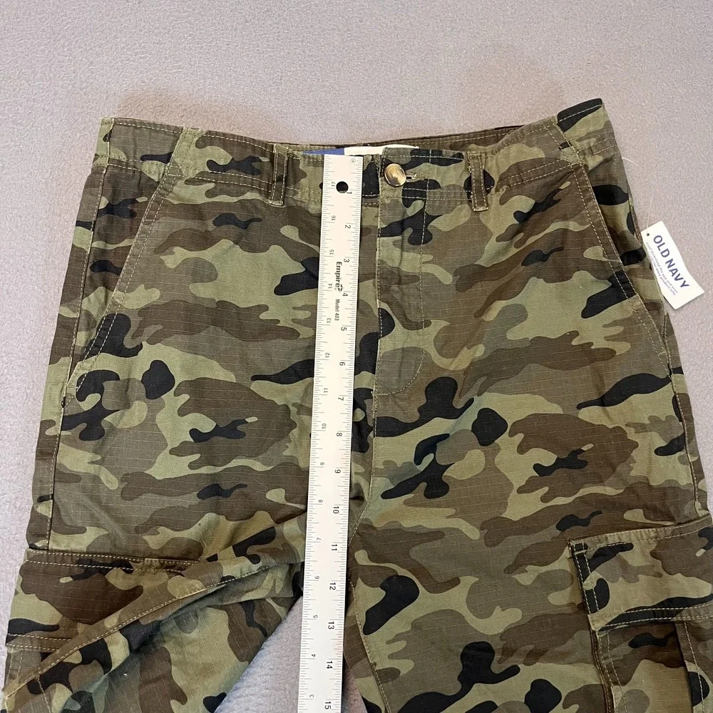 Old Navy Kids Size 16 At The Knee Cargo Shorts Camo 9